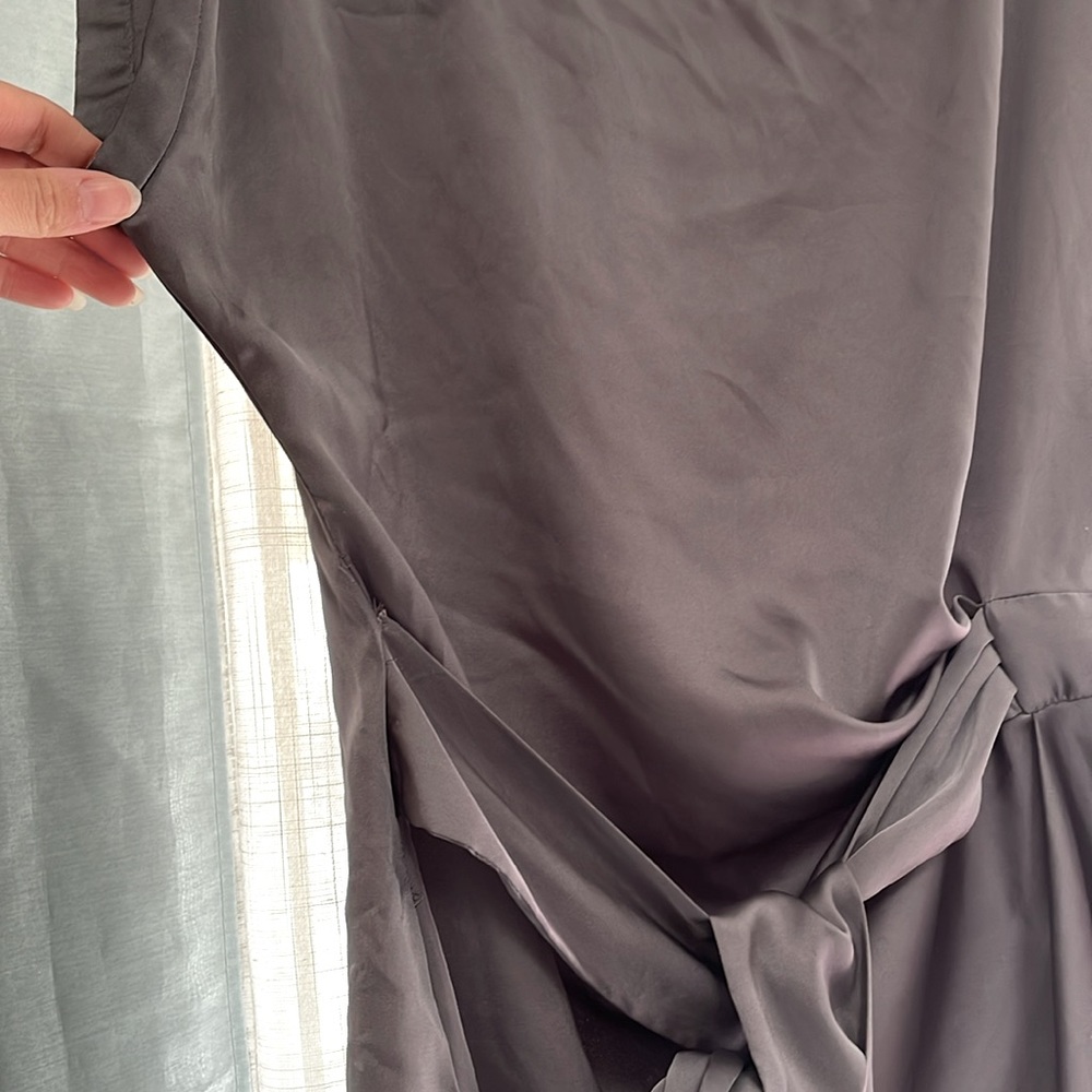 Woman’s New York & Company stretch blouse - Picture 4 of 10